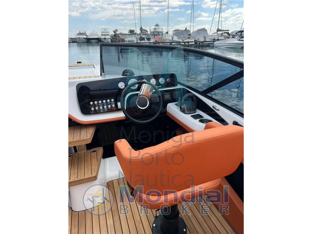 Cranchi yachts E26 classic
