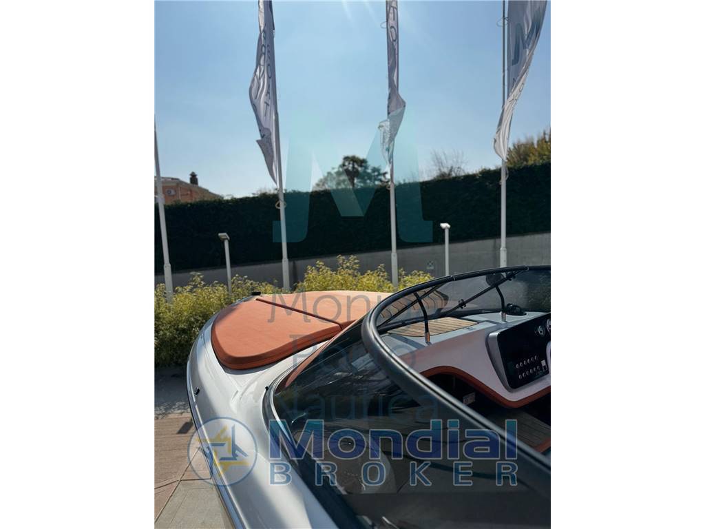 Cranchi yachts E26 classic