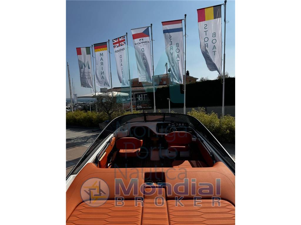 Cranchi yachts E26 classic