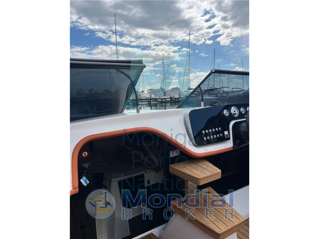 Cranchi yachts E26 classic