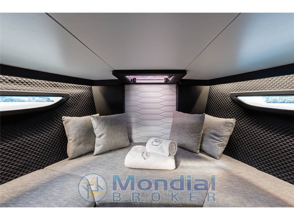 Cranchi yachts E26 classic