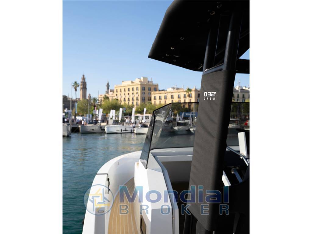 De antonio yachts D32