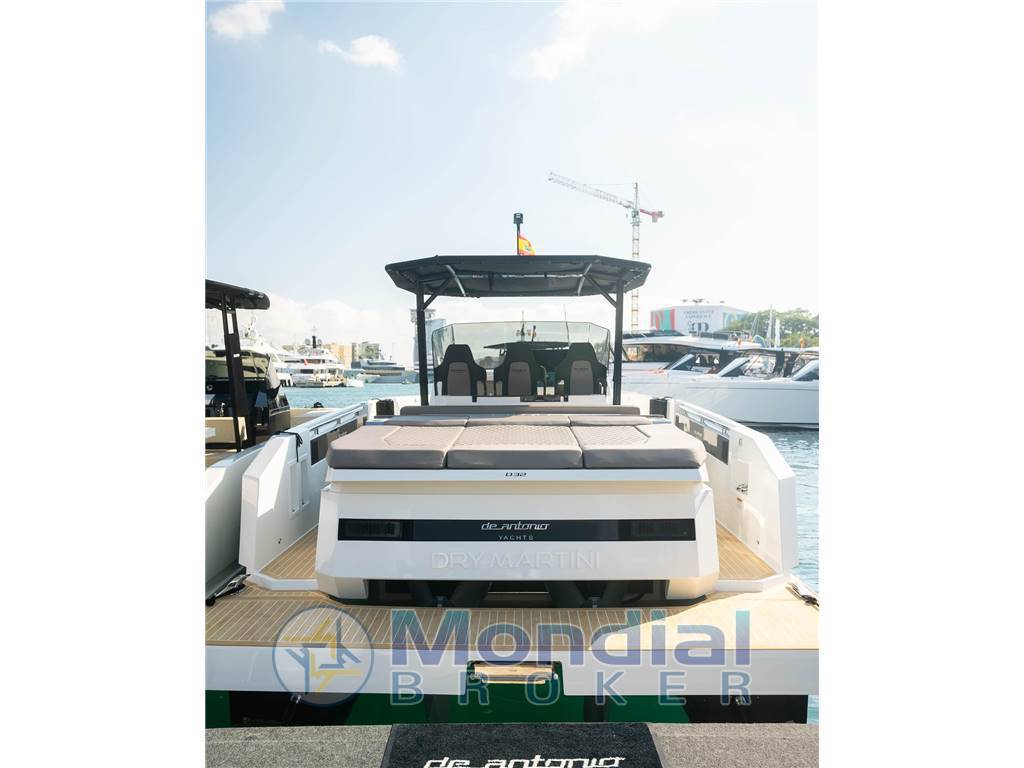 De antonio yachts D32