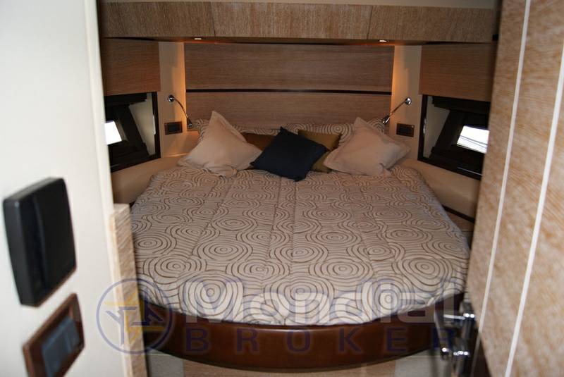 Azimut 47
