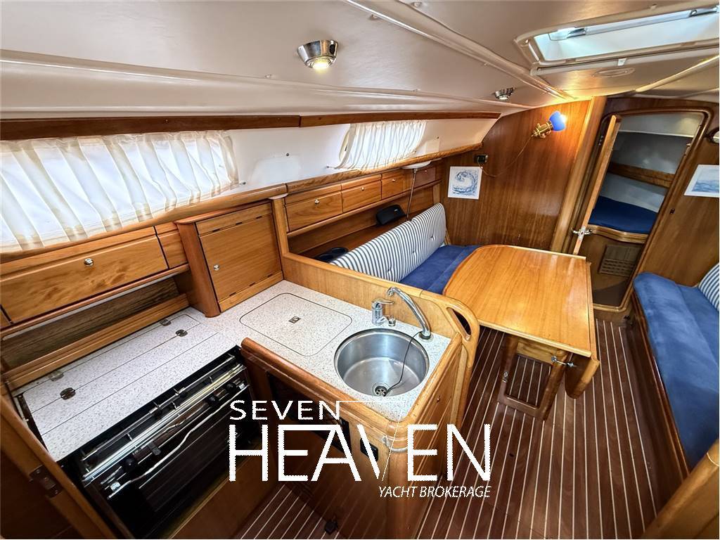 Bavaria 30 cruiser