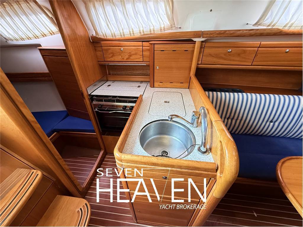 Bavaria 30 cruiser