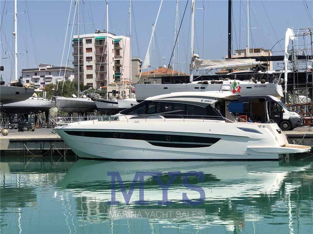 Cayman yachts S520 new