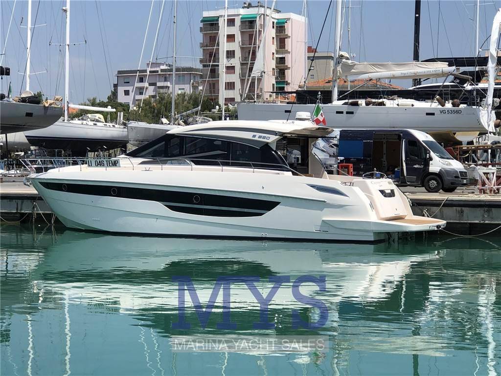 Cayman yachts S520 new
