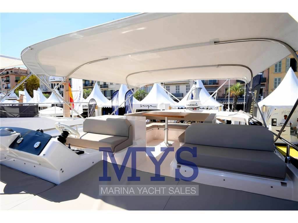 Cayman yachts F520 new