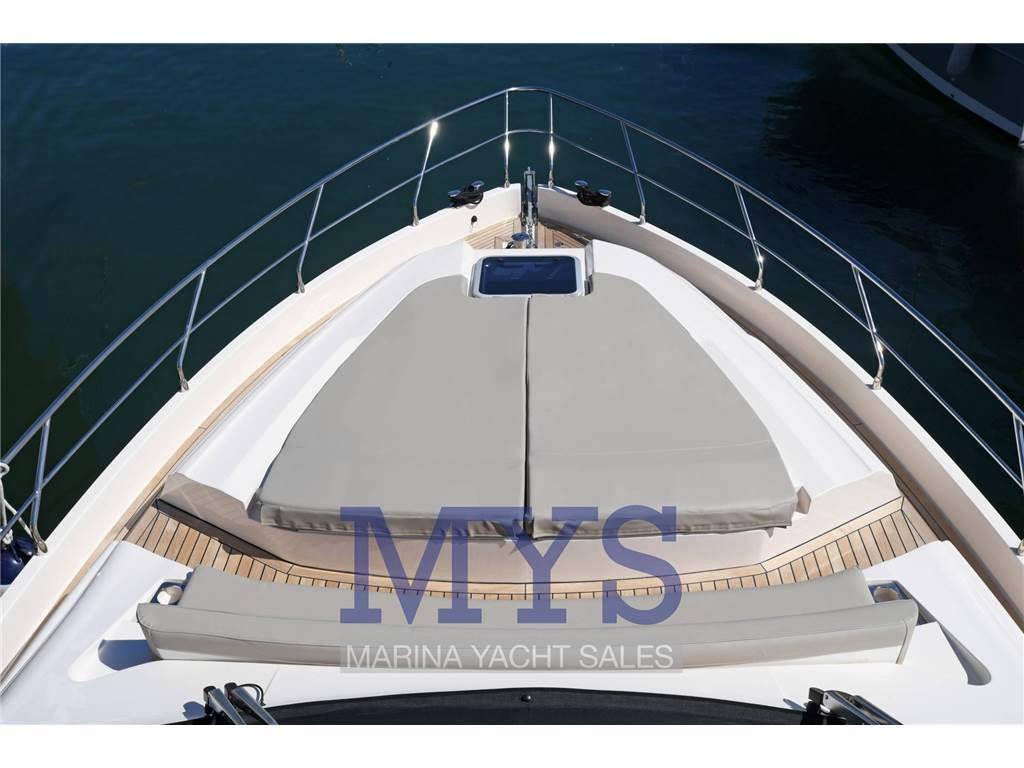 Cayman yachts F520 new