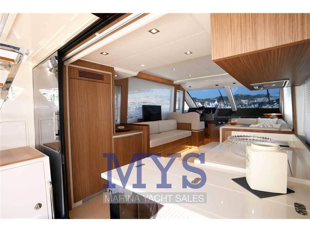 Cayman yachts F520 new