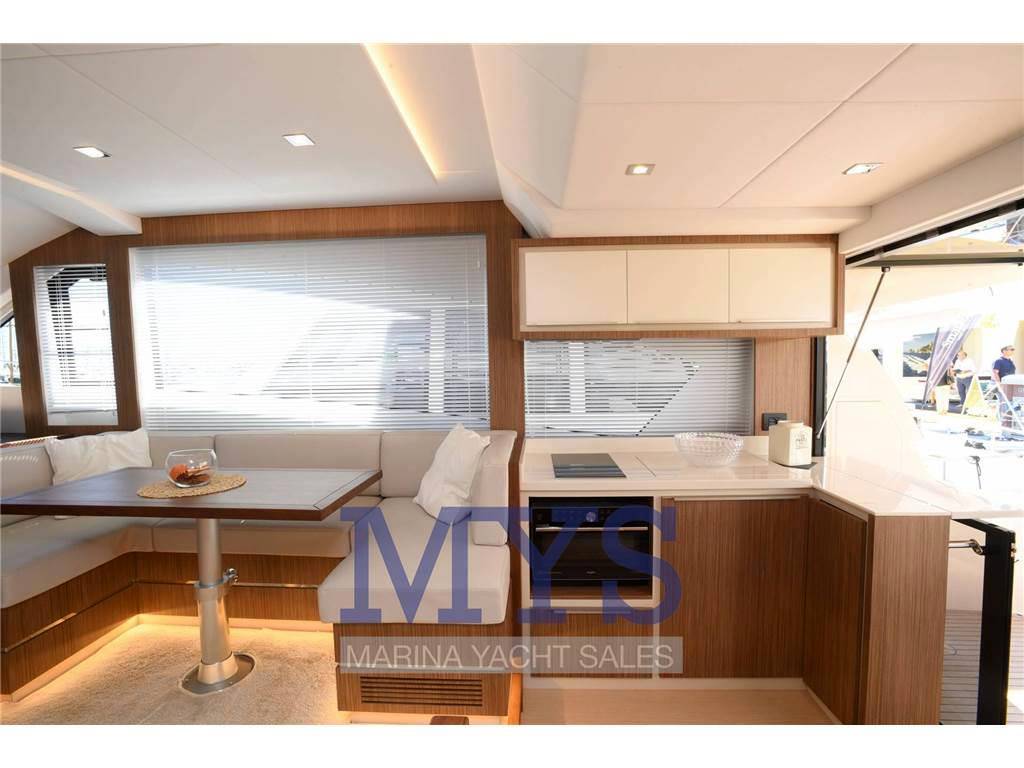 Cayman yachts F520 new