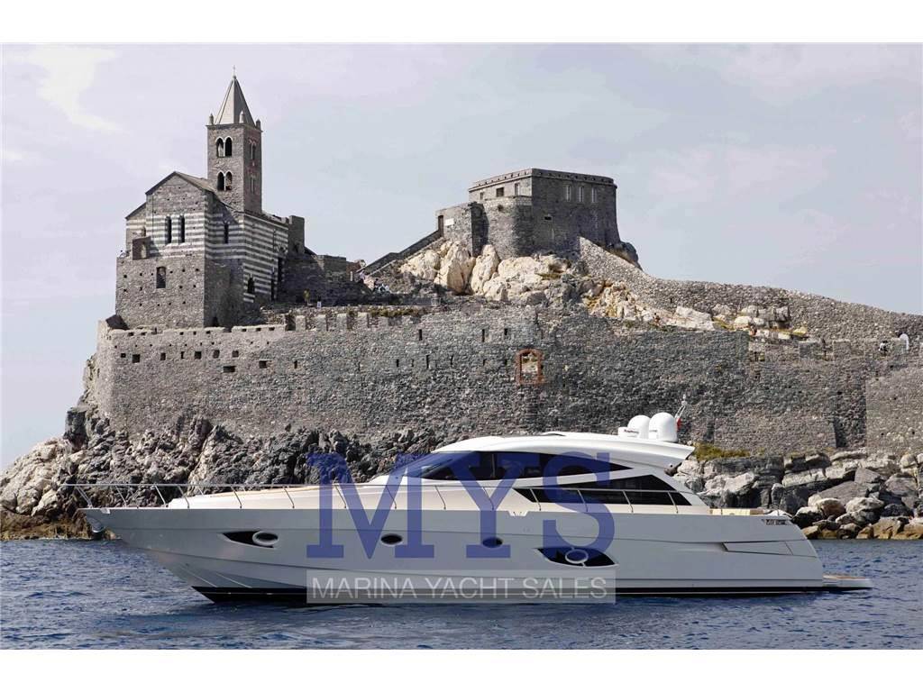 Cayman yachts S640