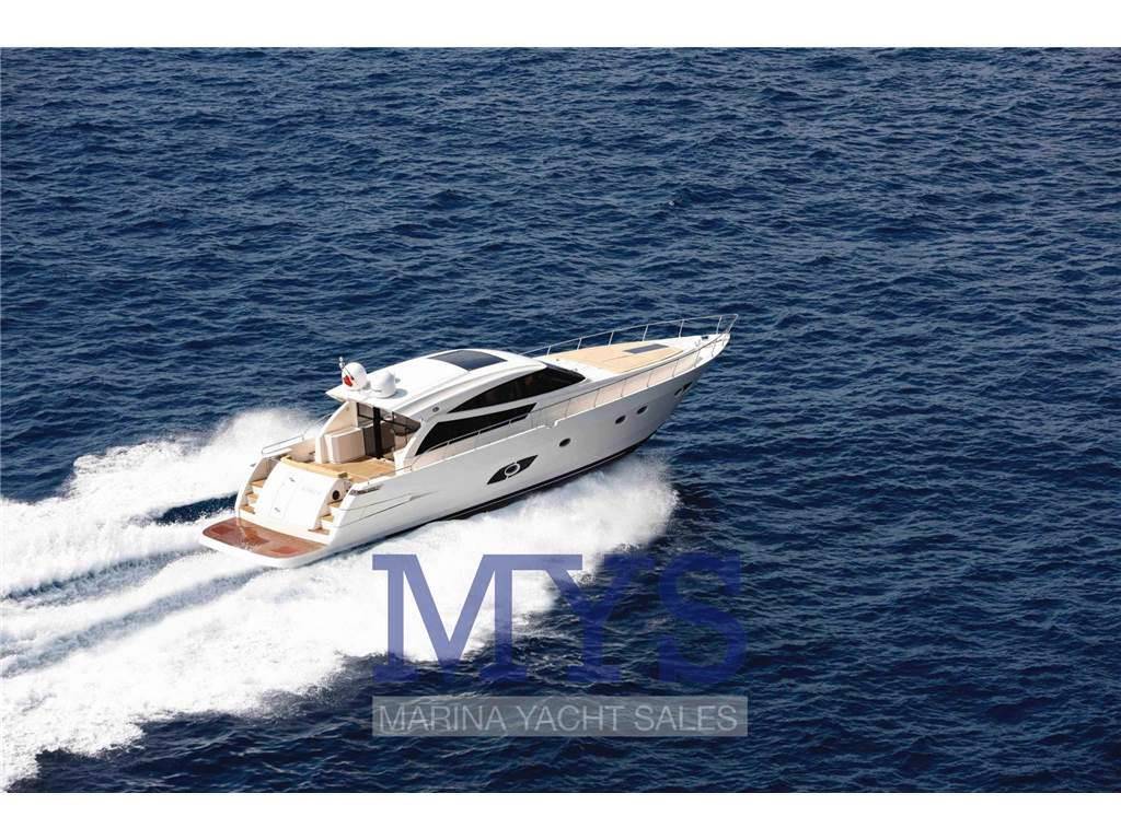 Cayman yachts S640