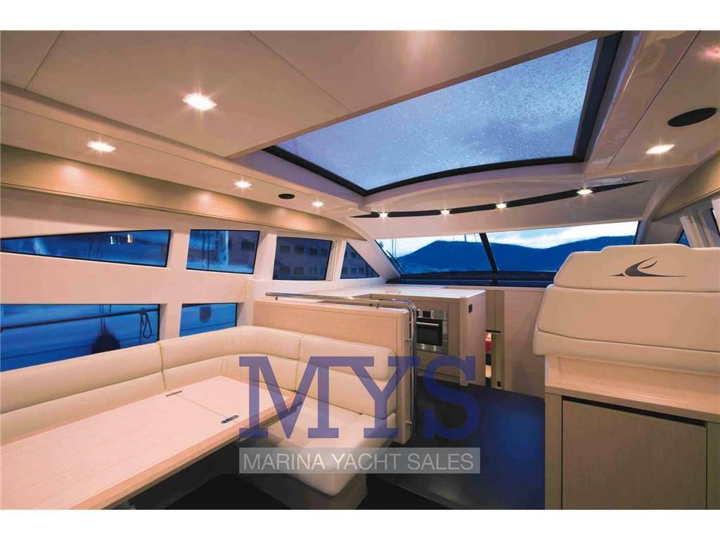 Cayman yachts S640