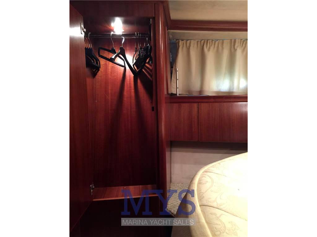 Galeon 330 fly