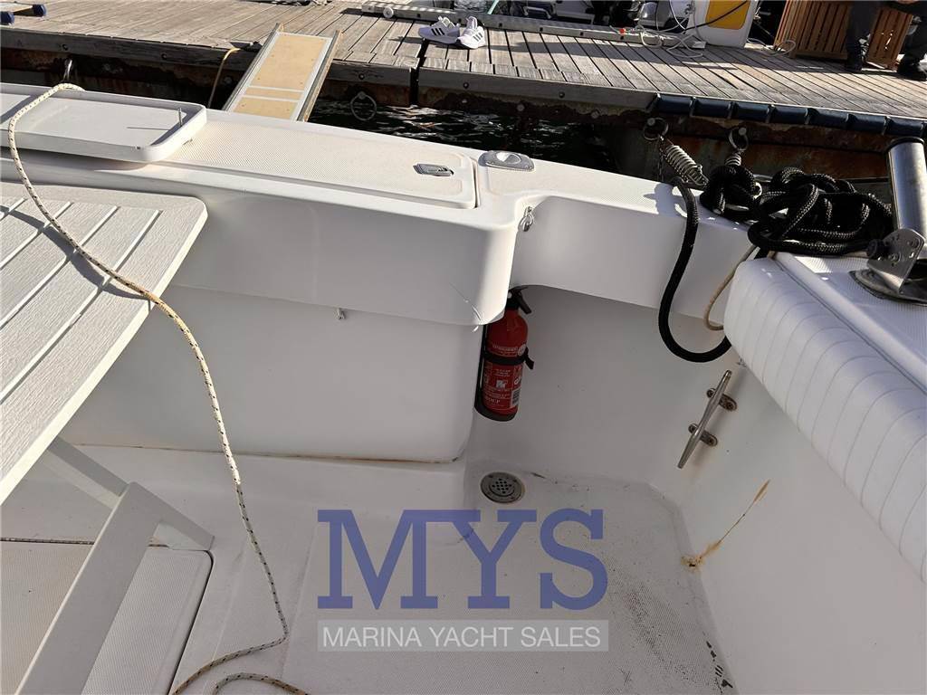 Luhrs 28 open