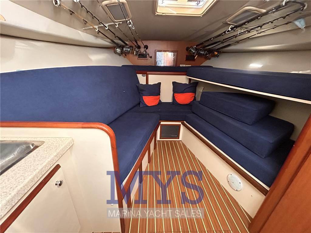 Luhrs 28 open
