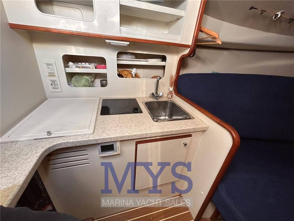 Luhrs 28 open
