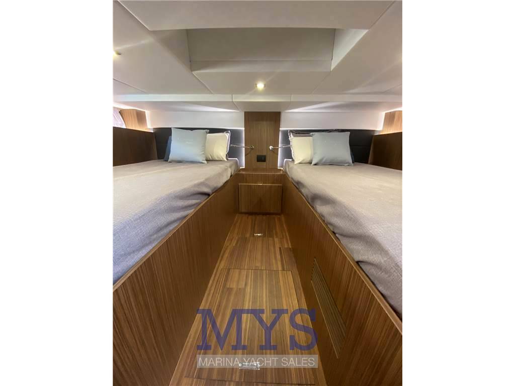 Cayman yachts 400 wa new