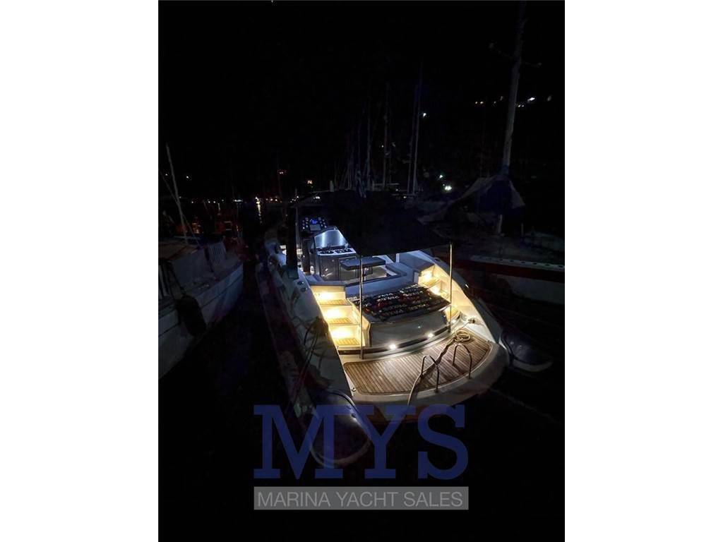 Python yacht C 33