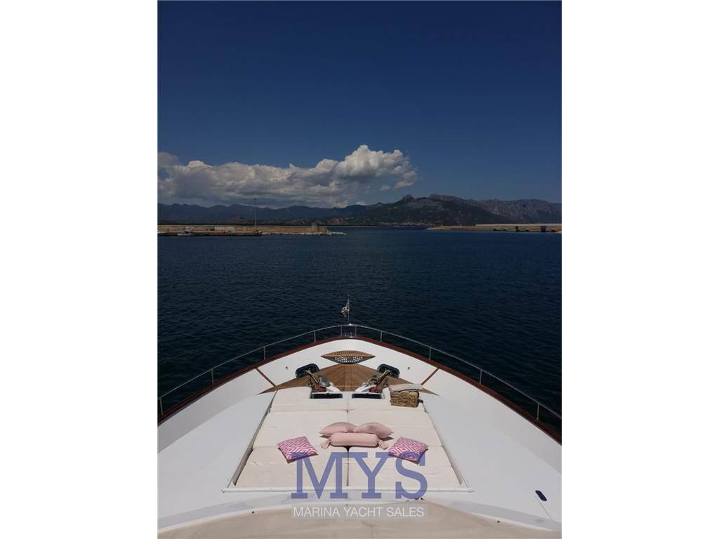 Castagnola Lady sea