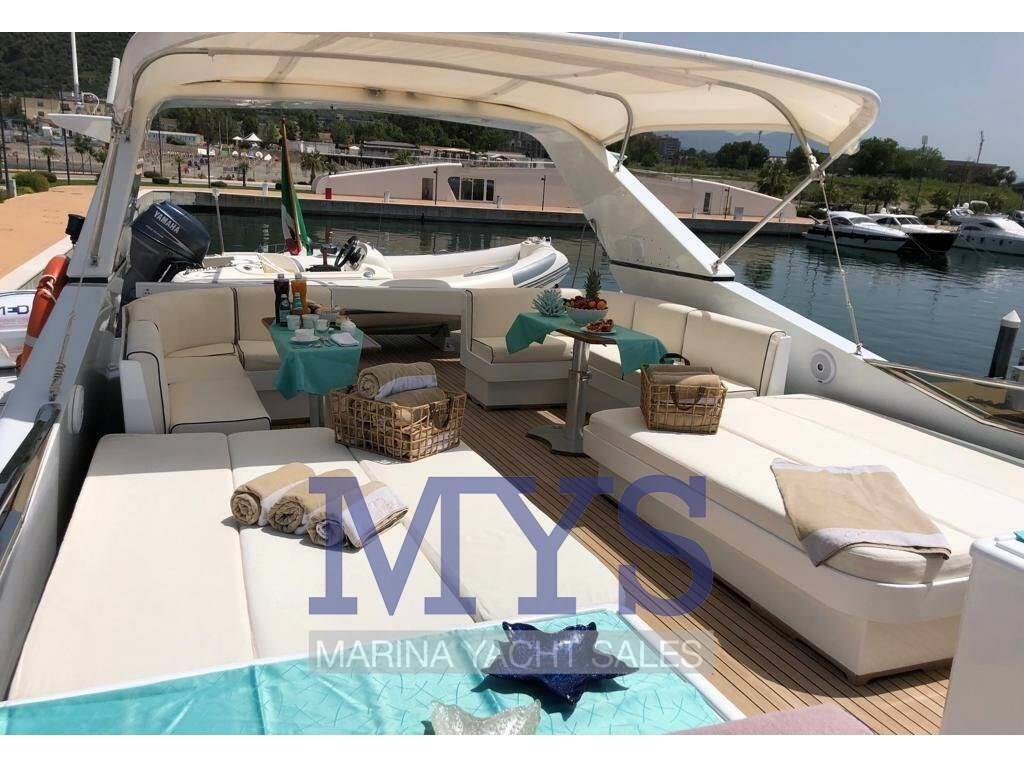 Castagnola Lady sea