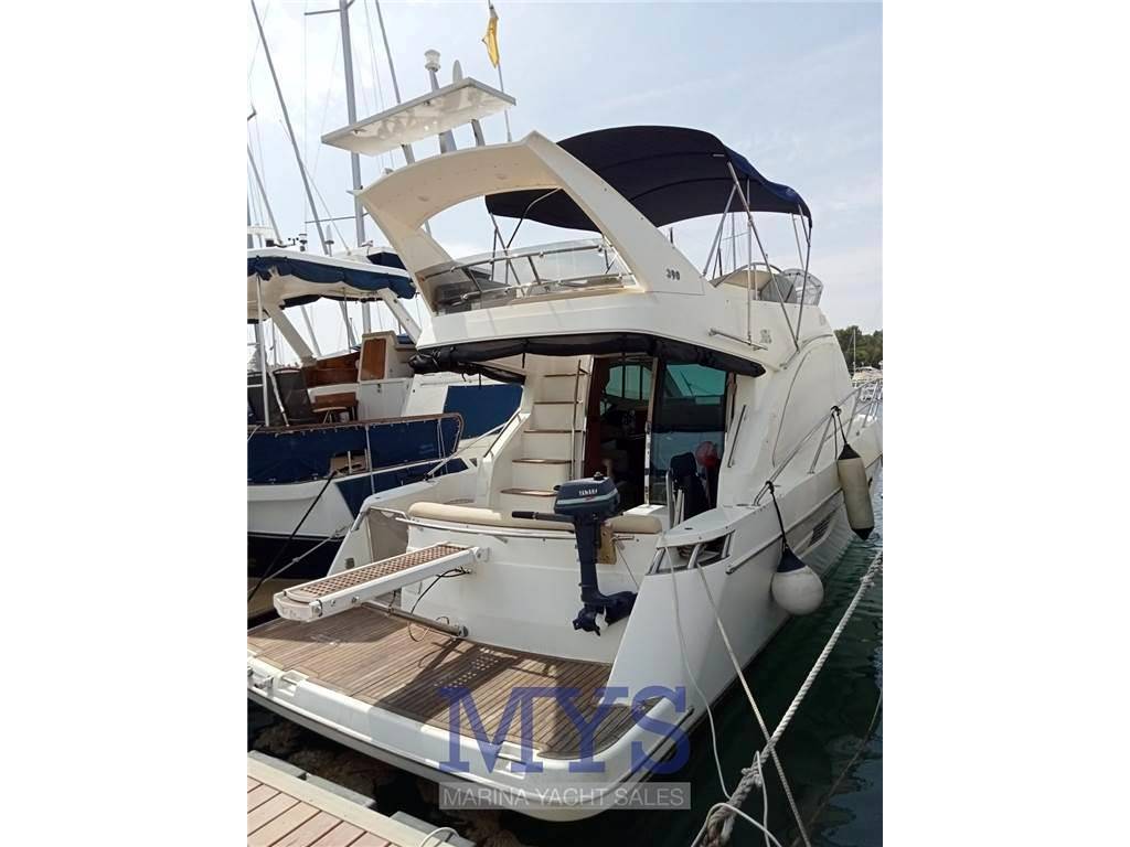 Galeon 390 fly