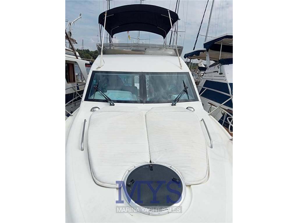 Galeon 390 fly