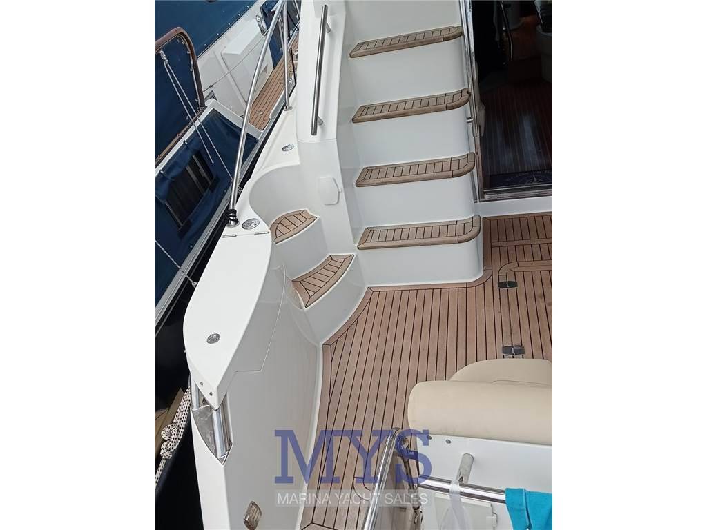 Galeon 390 fly