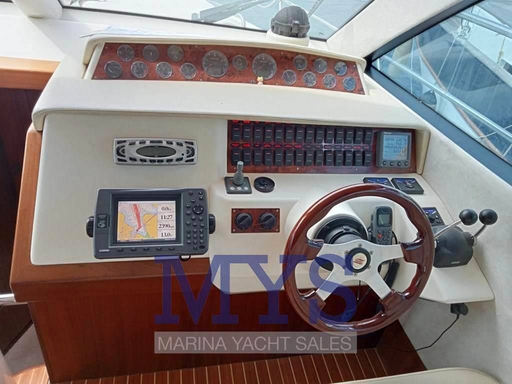 Galeon 390 fly