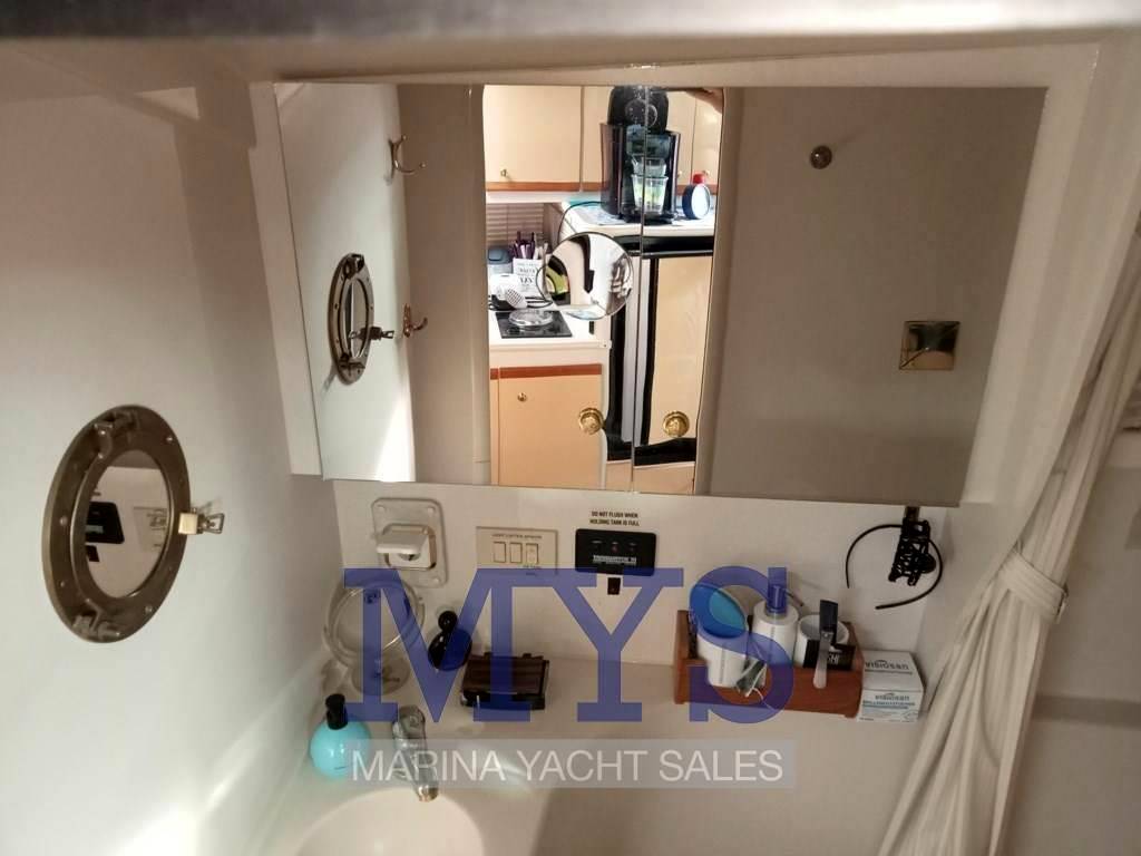 Cruiser yacht 3175 rogue