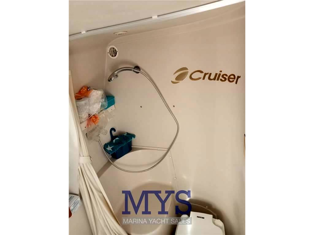 Cruiser yacht 3175 rogue