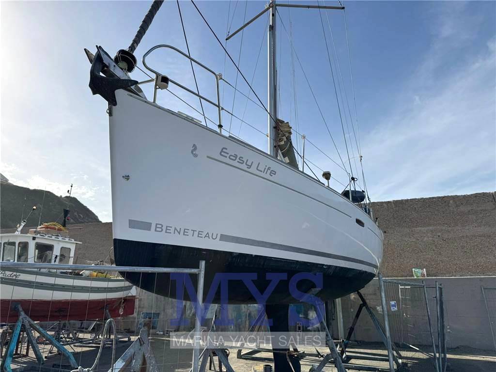 Beneteau Oceanis 37