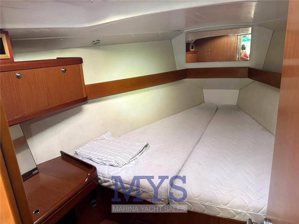 Beneteau Oceanis 37