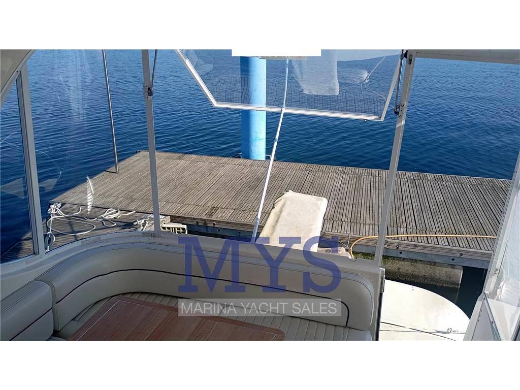 Bayliner 305