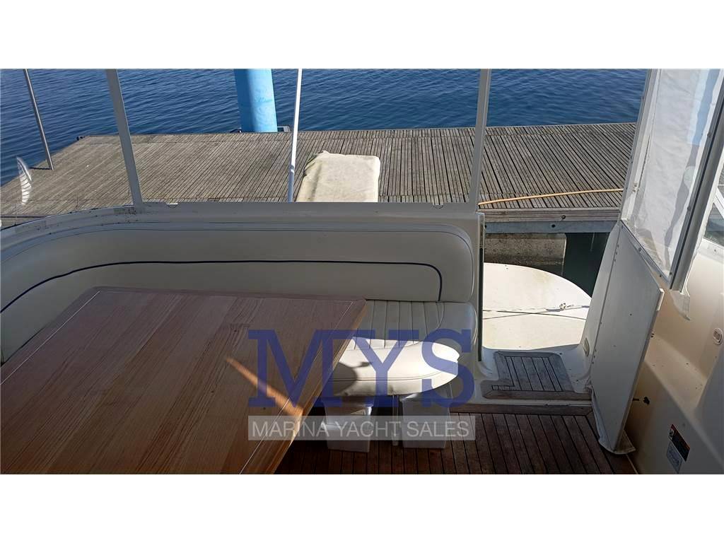 Bayliner 305