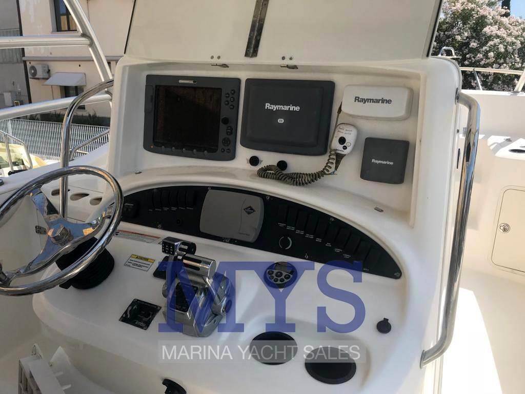 Boston whaler Outrage 320