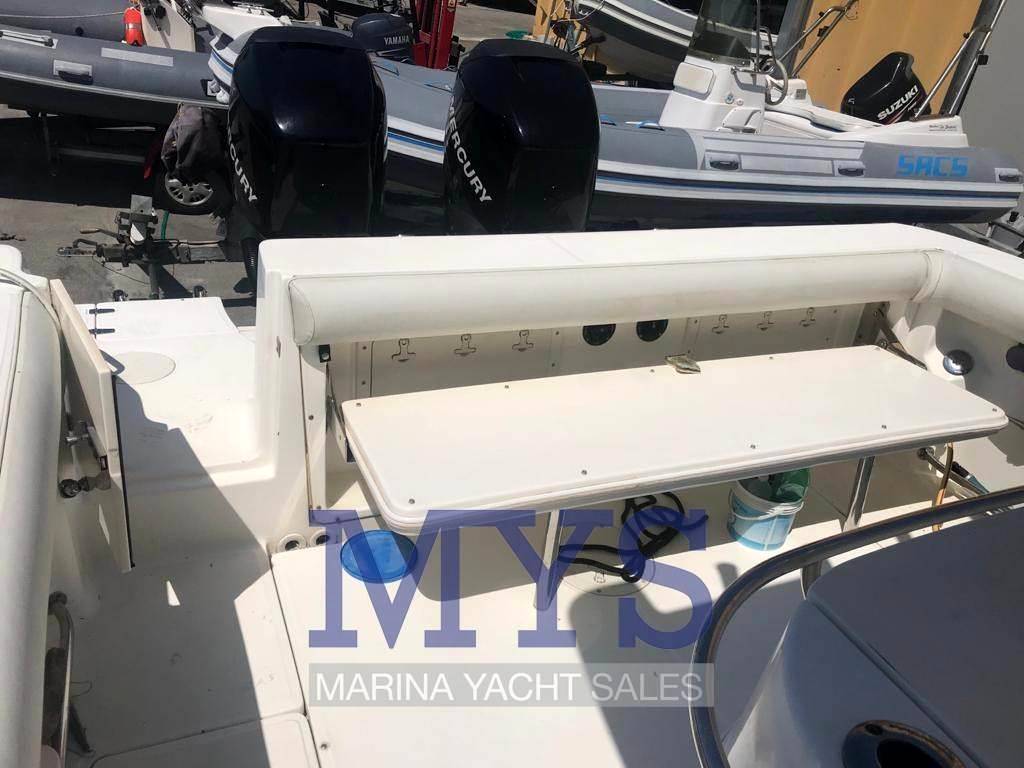Boston whaler Outrage 320