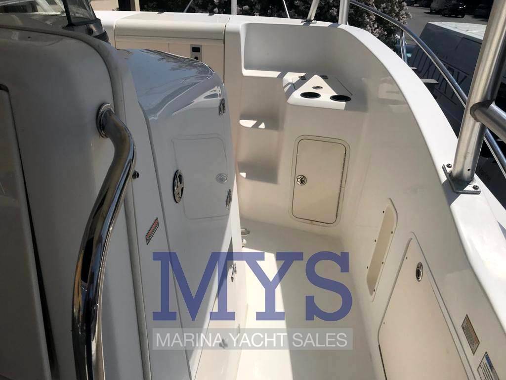 Boston whaler Outrage 320
