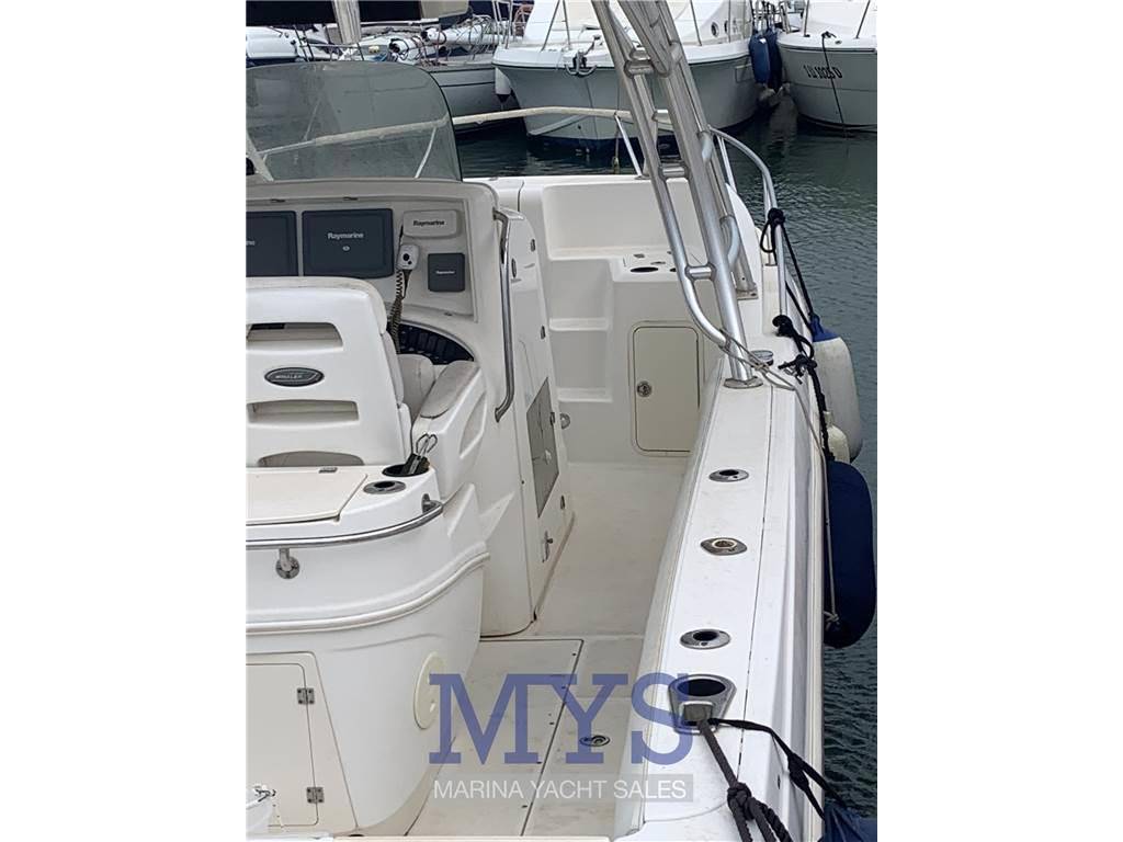 Boston whaler Outrage 320