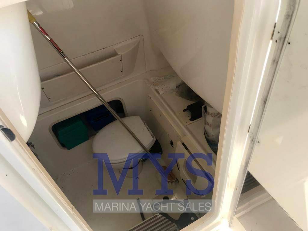 Boston whaler Outrage 320