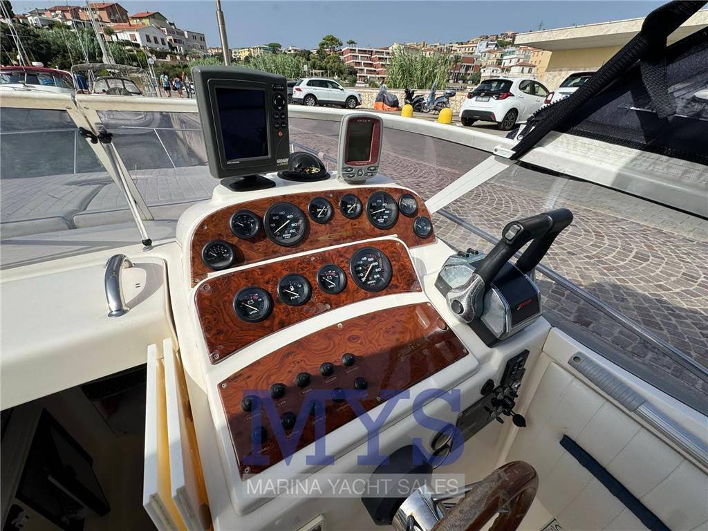 Manò marine 25 cruiser