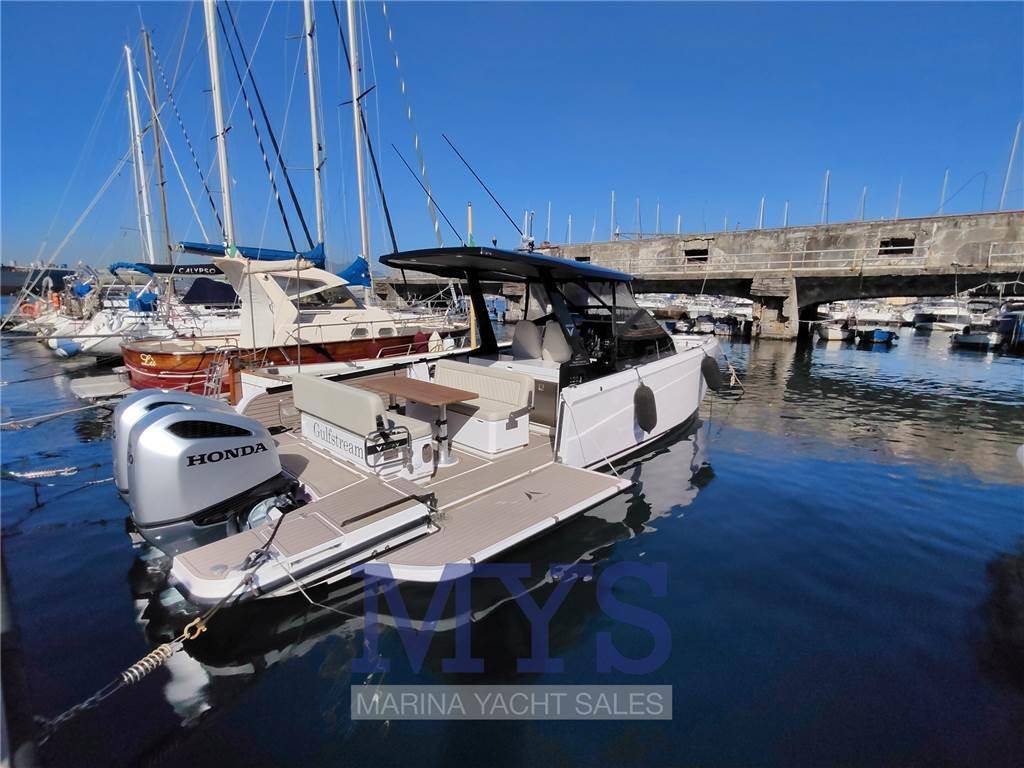 Virtue yachts V10 top