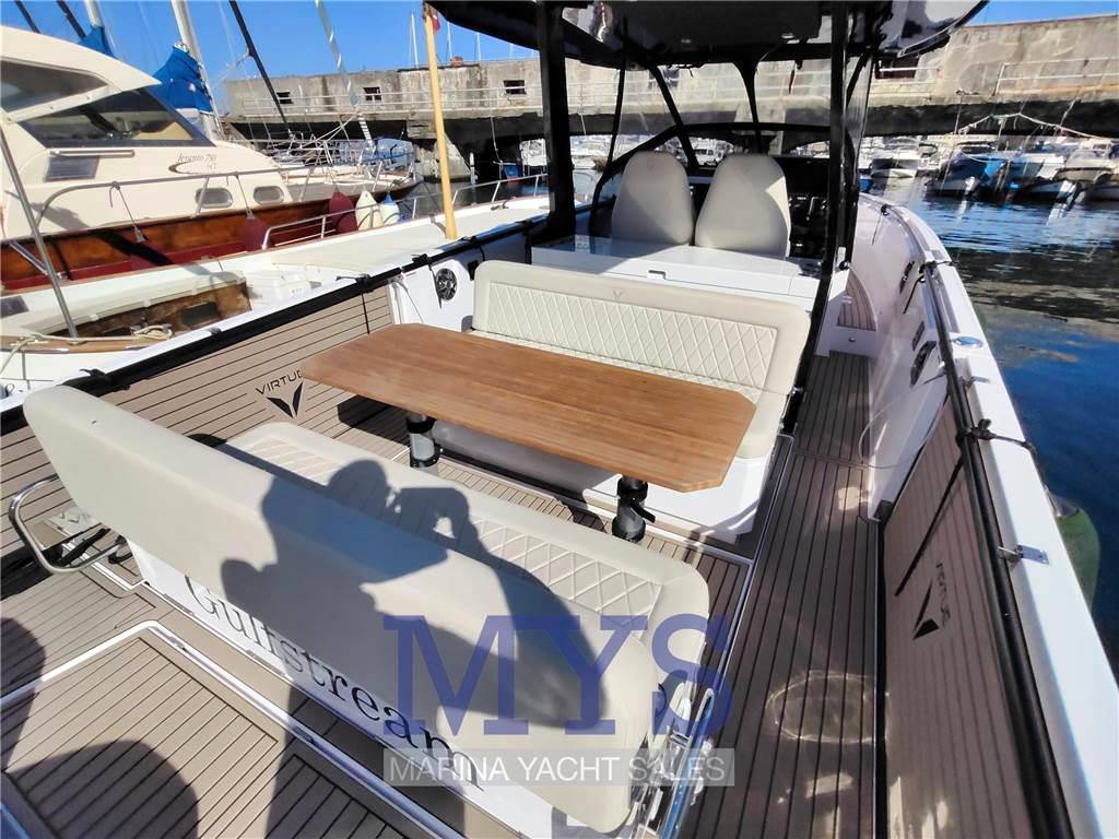 Virtue yachts V10 top
