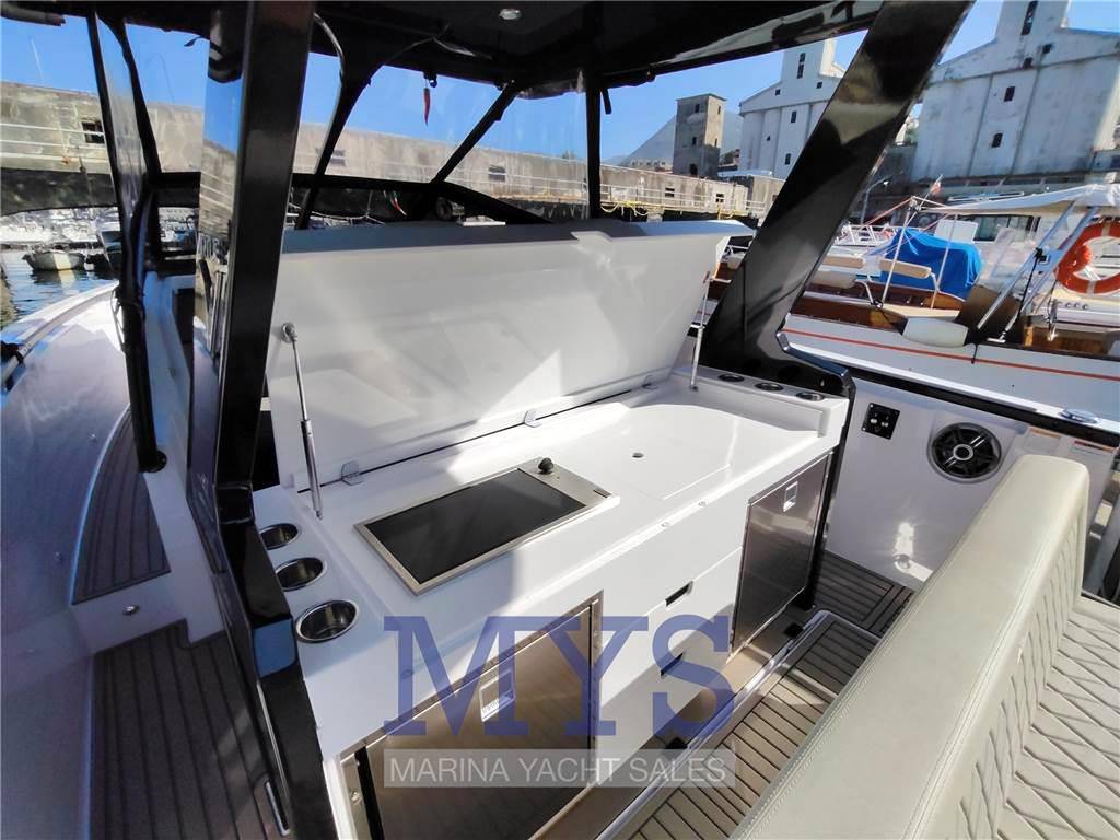 Virtue yachts V10 top