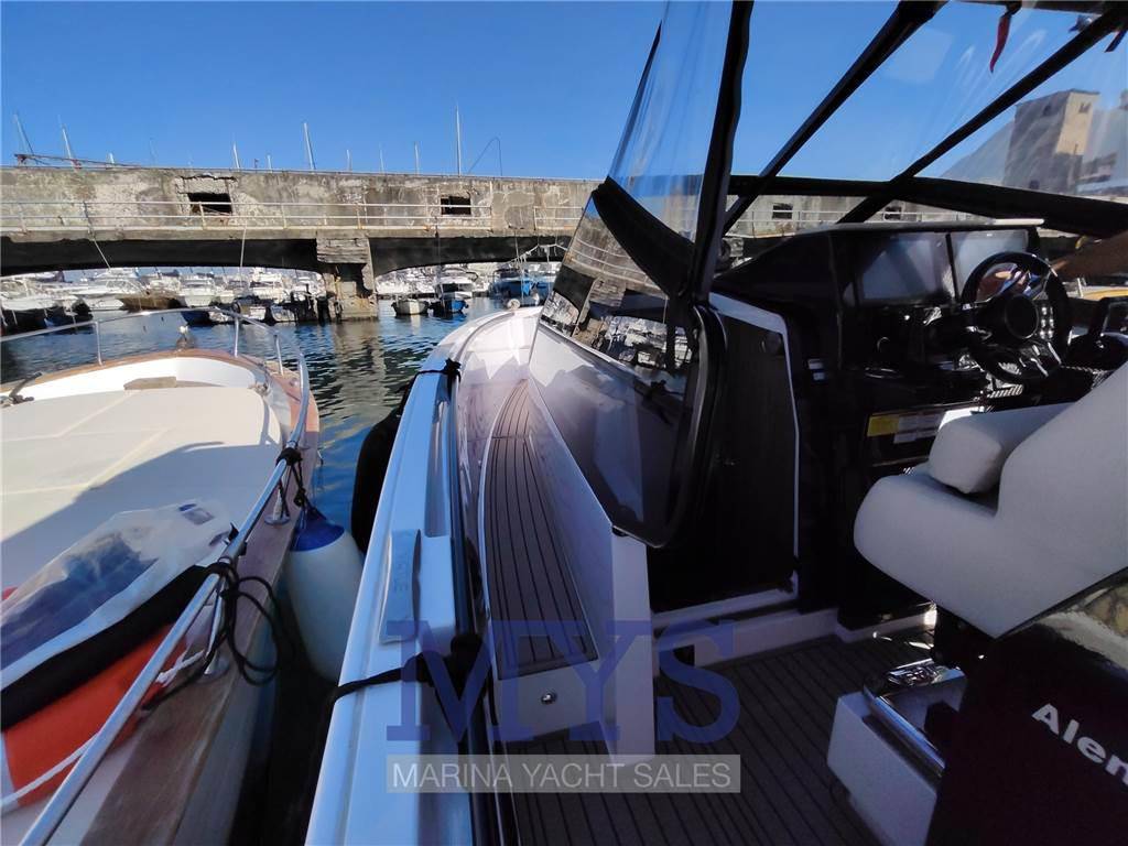 Virtue yachts V10 top