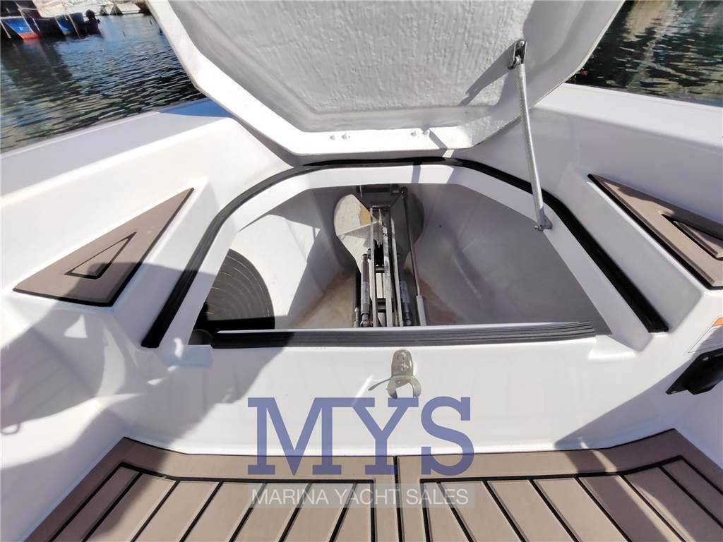 Virtue yachts V10 top