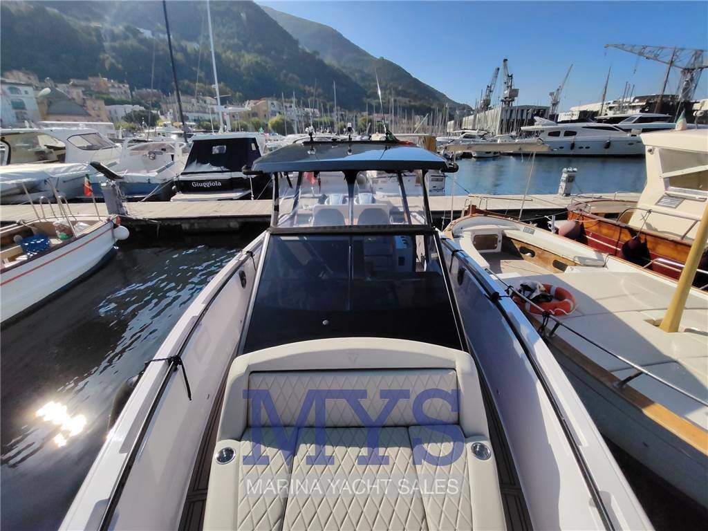 Virtue yachts V10 top