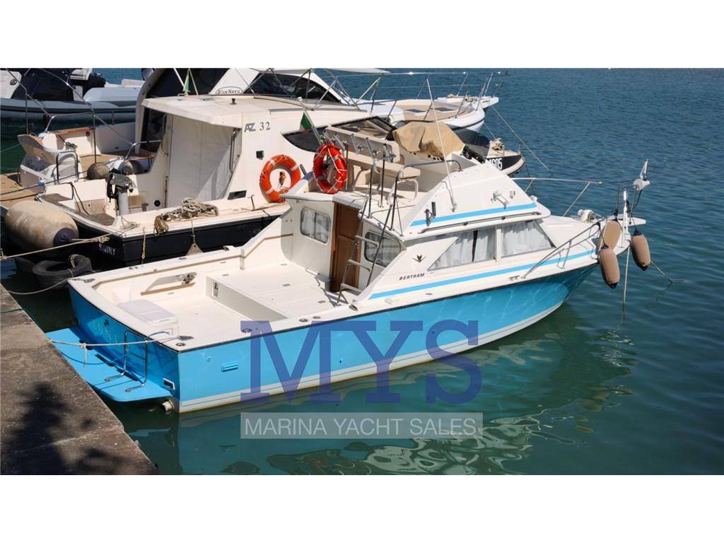Bertram yacht 28 fly